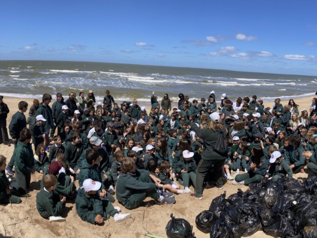 1YL & PREP CLEANING THE BEACH